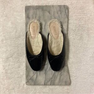 SCHUTZ Evelin Mule Size 6 Flats Black Shearling Lined Soft Square Toe Classic